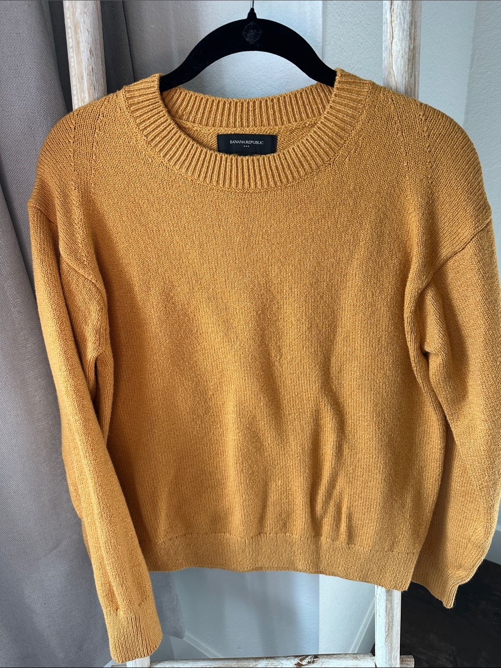 Banana Republic Golden Mustard Crewneck Sweater